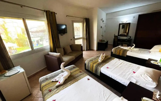 Naama Inn