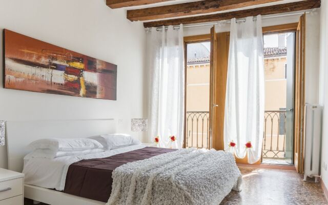 Accademia Charm Apartments