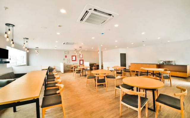 Oyo Townhouse 172 Hotel Broadway Uit Circle