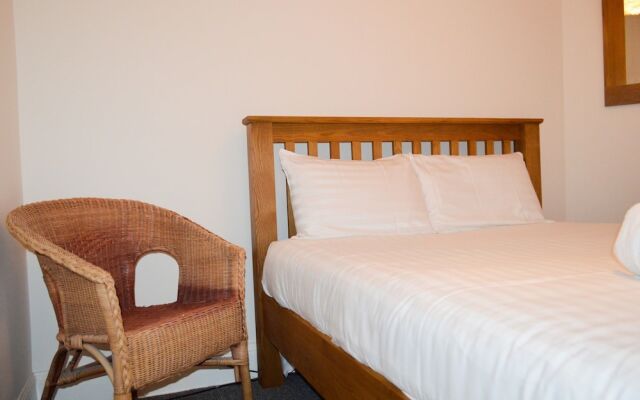 Modern 3 Bedroom Home in Morningside