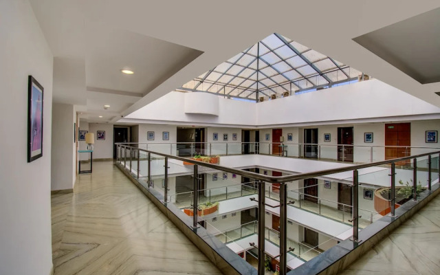 Fabhotel Sherwood Suite