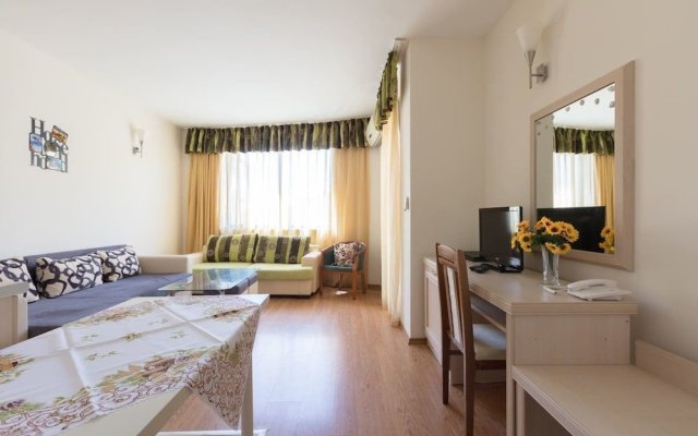 Quiet One Bedroom Apartment with Balcony