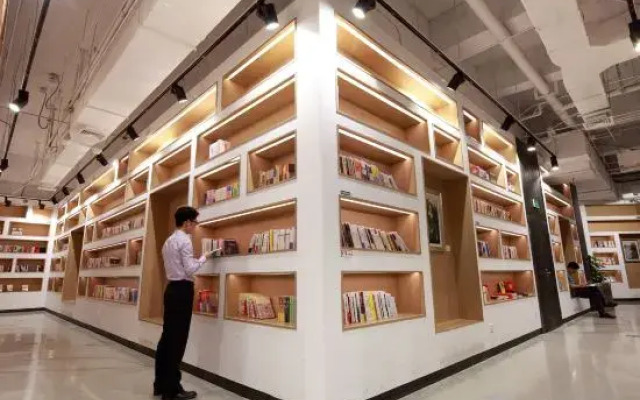 Phoenix International Service Apartment