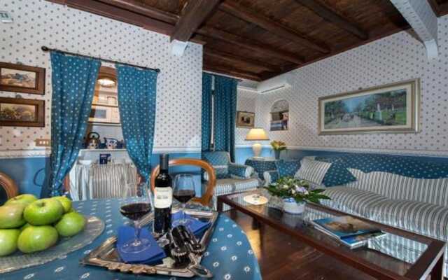 Spagna Blue Suites