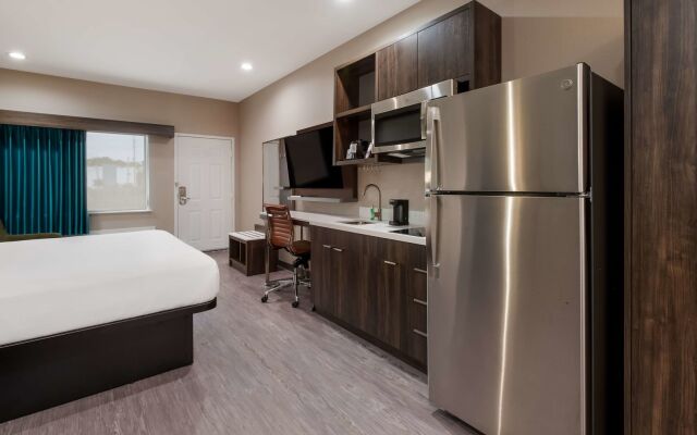 Best Western La Place Inn