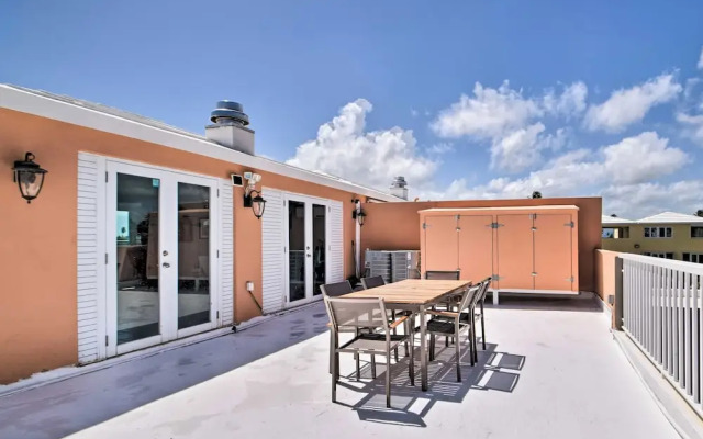 Loiza Condo w/ Rooftop Patio - Walk to Beach!