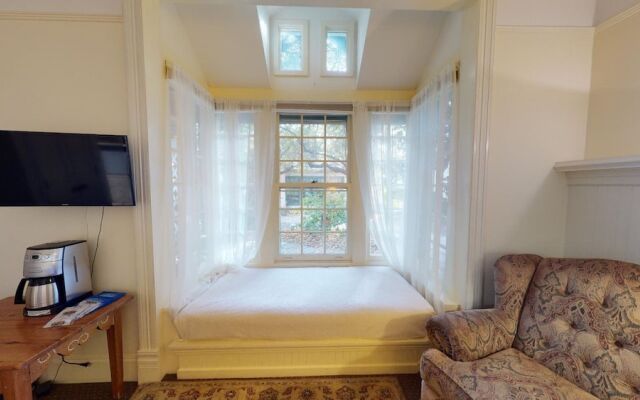 Madeleine Suite #7