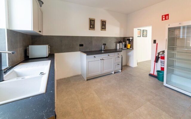 Mansion With Pool & Bar