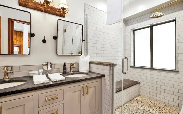 Serenity Cove Lake House #2472 by Big Bear Vacations