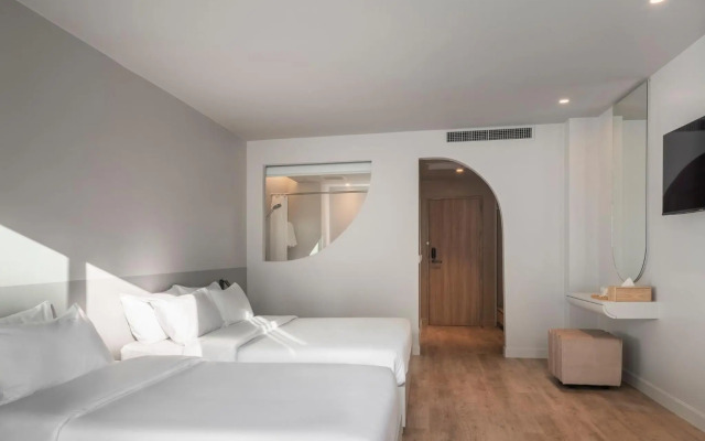 Thanthip Beach Resort