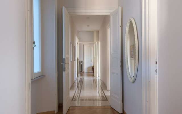 Villa Borghese Luxury Apartment