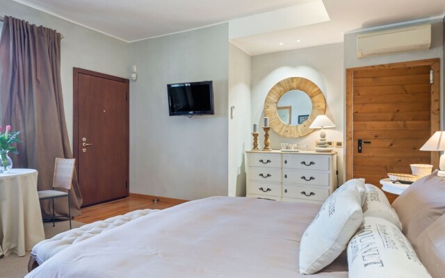 Luxurious Villa in Mentana with Garden