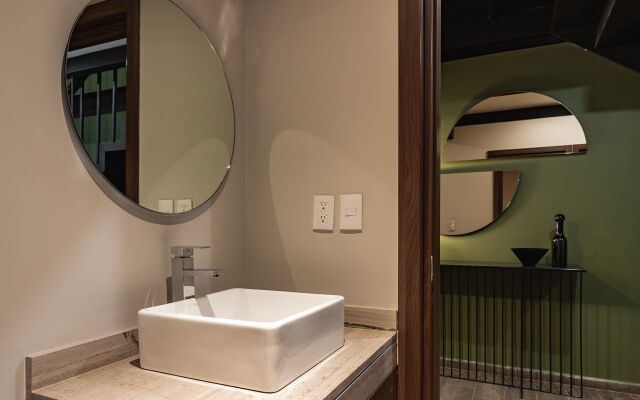 Casai Modern 2BR 2.5BA Oasis Steps From Parque Americas