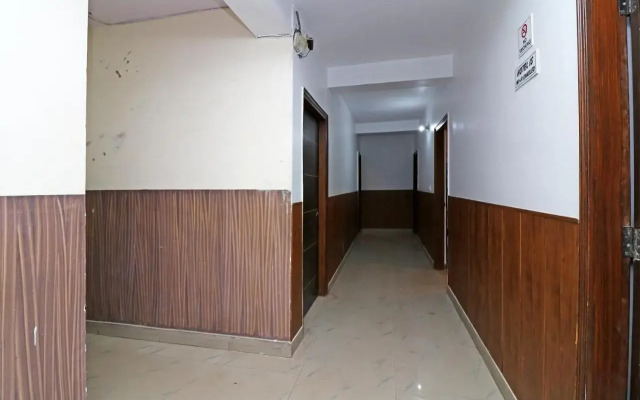 Oyo 18480 Embassy Suites
