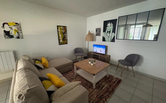 Appt intime, Près d'Arènes, 10min centre, WIFI