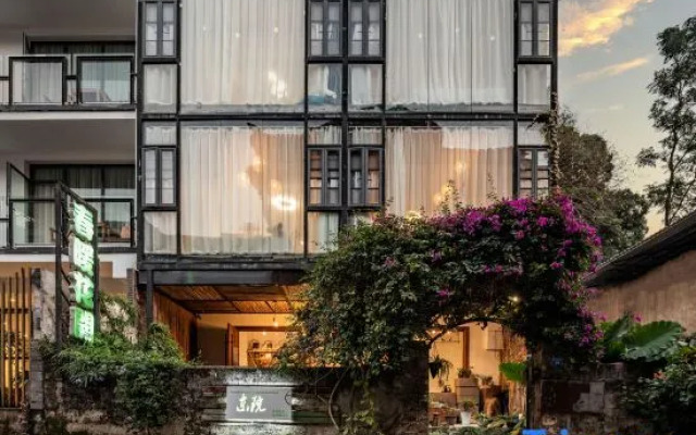 Yangshuo Spring Flowers Blossoming Hotel