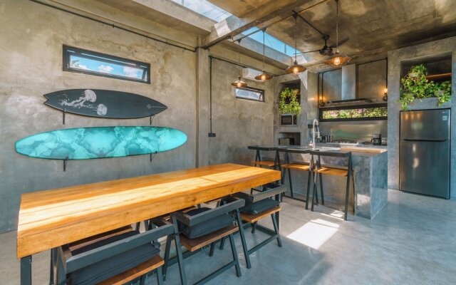 Villa Konkrete - Tropical 3BR