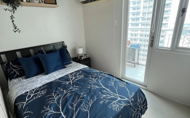 Ryle and Yang's Stylish 2BR Stay