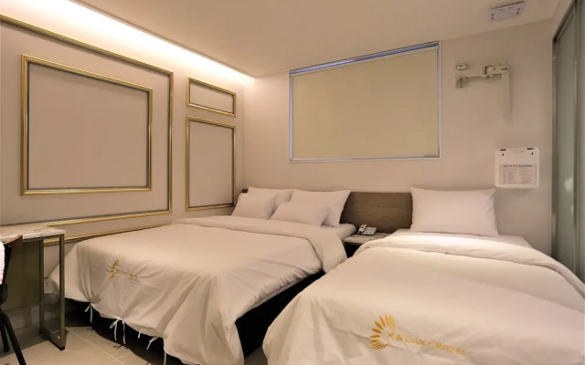 M&Lucky Hotel
