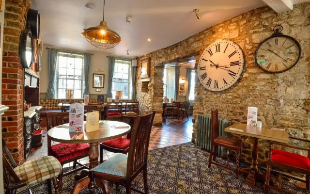 The George Hotel