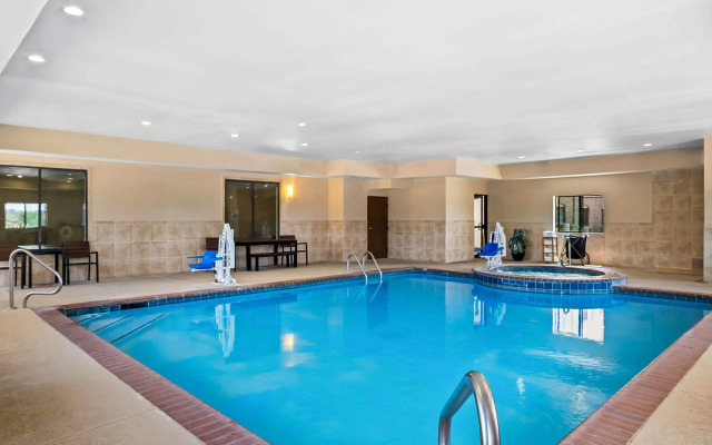 Comfort Suites Lindale - Tyler North