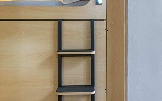 HosteLit Capsule Hostel