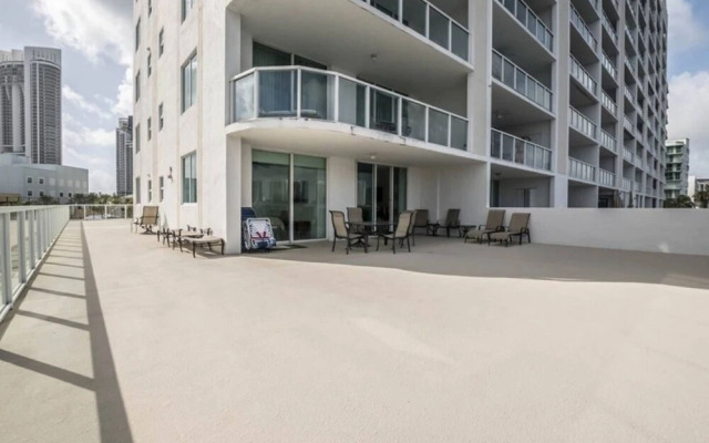 Le Marina Bay 310 - Condo 6 People, Sunny Isles