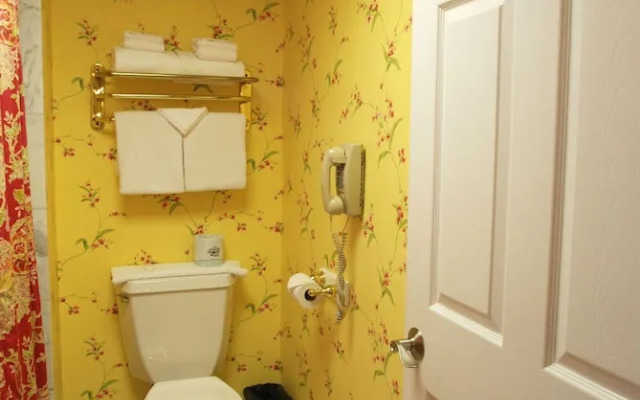 Lilac Tree Suites