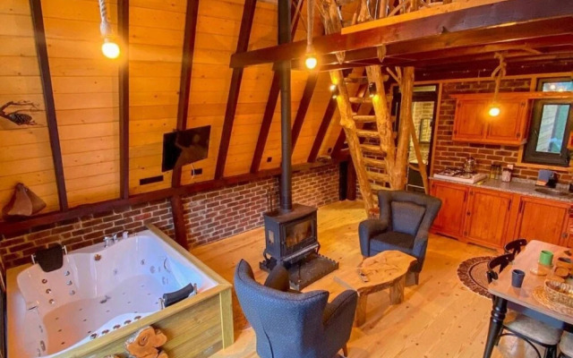 Cozy Bungalow w Jacuzzi Pool in Sapanca