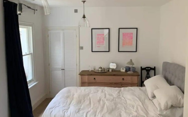Serene 1BD Flat in Putney