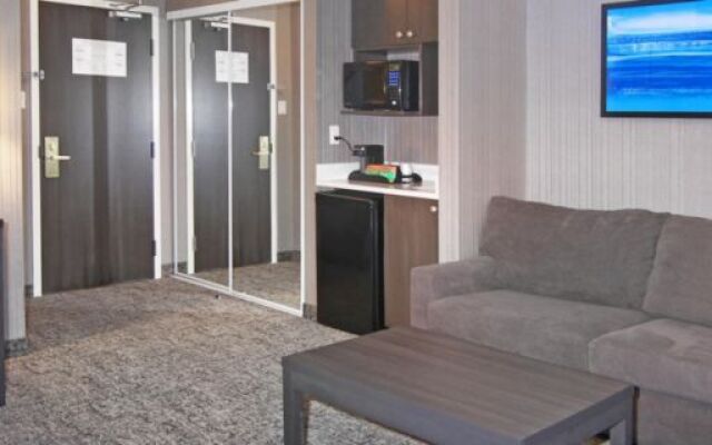 Holiday Inn Express Hotel & Suites Calgary, an IHG Hotel