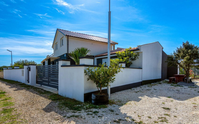Family friendly house with a swimming pool Pomer, Medulin - 19050