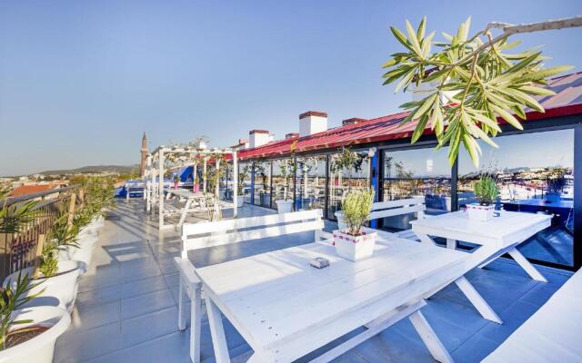 Private room in a two bedroom apartment