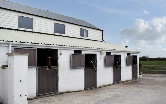 Rose Cottage Captivating 1-bed Cottage in Bangor