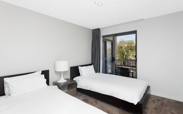 Astra Apartments - The Griffin