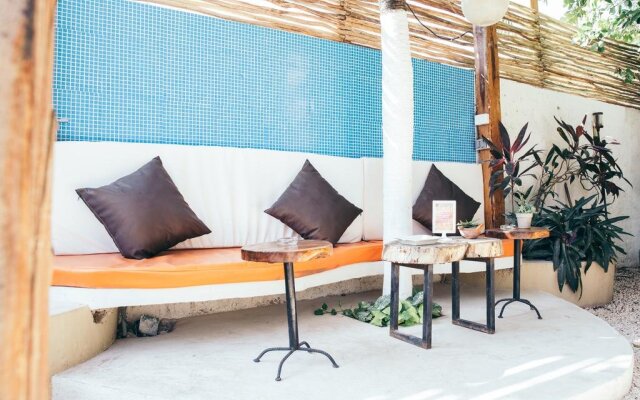 Teetotum Hotel Restaurant Lounge