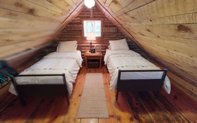 Stunning Apple Lane Log Cabin