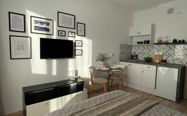 Апартаменты на улице Хрустальногорская 88