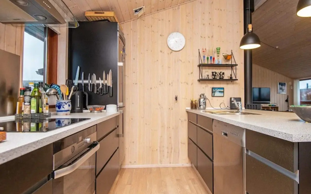 6 Person Holiday Home in Ronde-by Traum