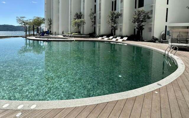 Borneotel The Shore KK by CHG