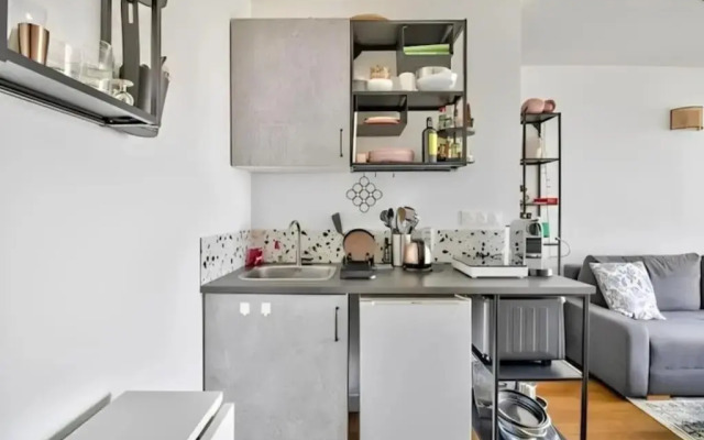 One Bedroom Apartment - Canal Saint Martin (360)