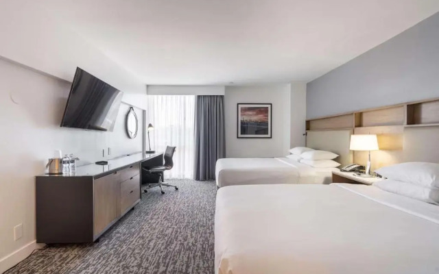 Отель Doubletree By Hilton New York Jfk Airport