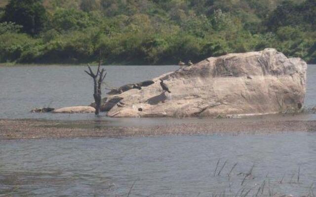 Lake Cabin Kataragama