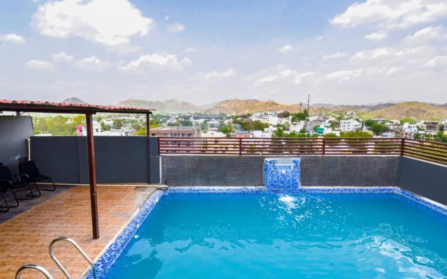 Monika Palace Hotel and Restaurant