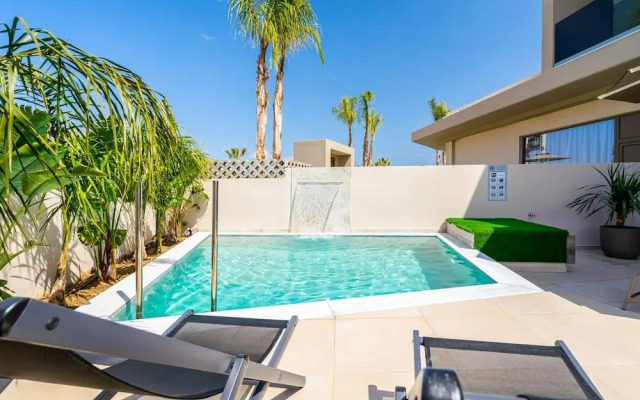 Pathos SeaSide Suites