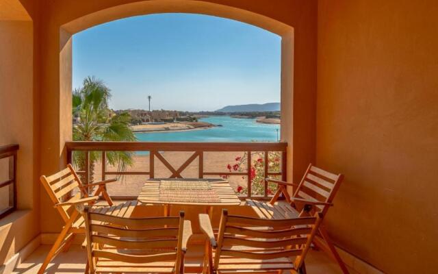 Sabina Classy 1 BR Apartment Lagoon view & Pool El Gouna