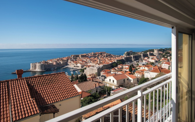 Adriatic View Apartment by DuHomes