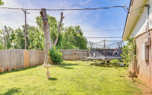 Family-friendly OKC Area Getaway: Dogs Welcome!