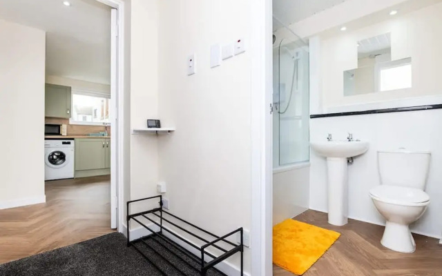 1 Bed-ground Floor-free Parking