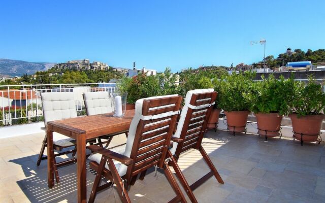 Stylish Studio Loft With Superb Balcony